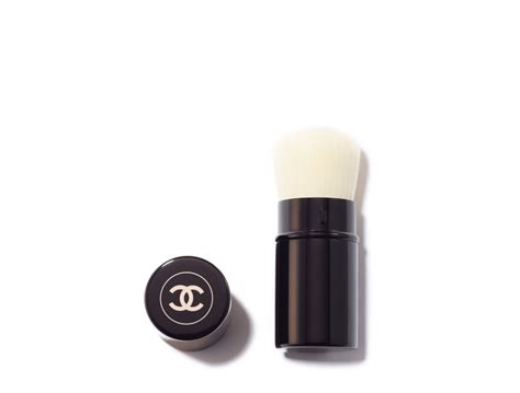 chanel retractable kabuki brush review.